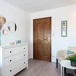 Toparti Villa, Koezvetlen Vizkapcsolattal Siofok