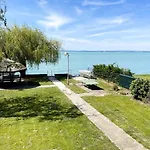 Tatil Evi Toparti Villa, Koezvetlen Vizkapcsolattal