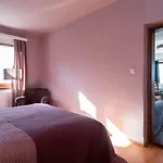 Toparti Villa, Koezvetlen Vizkapcsolattal