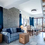Toparti Villa, Koezvetlen Vizkapcsolattal Siofok