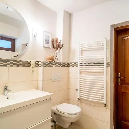 Holiday home Toparti Villa, Koezvetlen Vizkapcsolattal