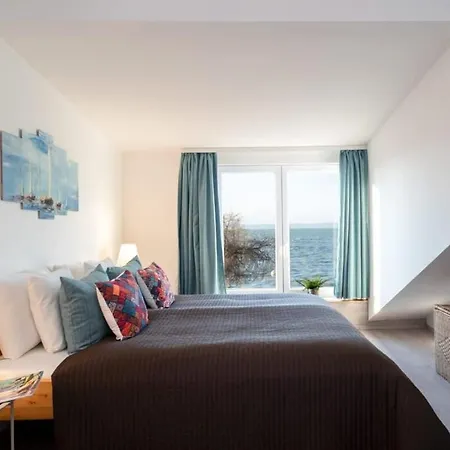 Tóparti Villa, Közvetlen Vízkapcsolattal