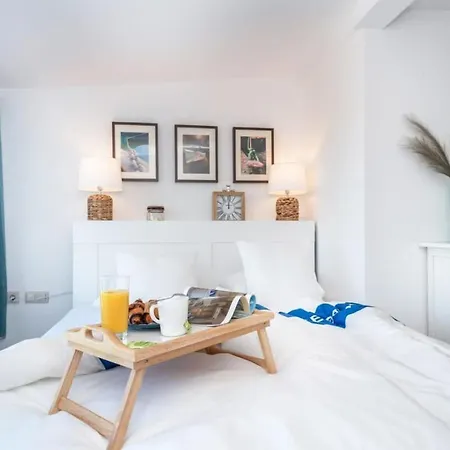 Toparti Villa, Koezvetlen Vizkapcsolattal Siofok