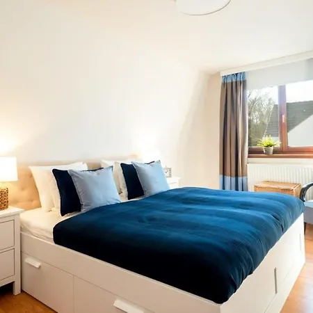 Toparti Villa, Koezvetlen Vizkapcsolattal