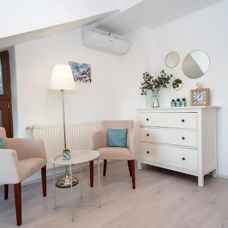 Nyaraló Tóparti Villa, Közvetlen Vízkapcsolattal *