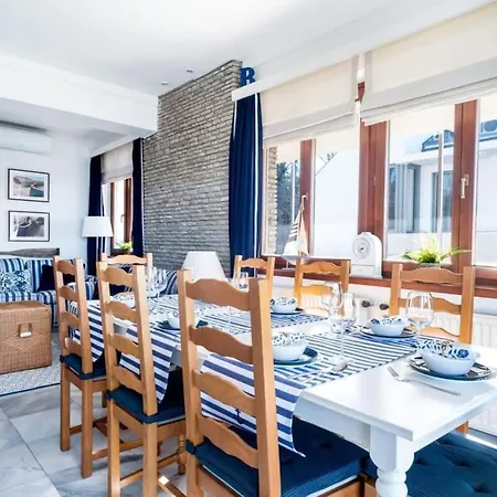 Nyaraló Tóparti Villa, Közvetlen Vízkapcsolattal *