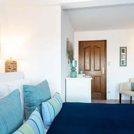 Holiday home Toparti Villa, Koezvetlen Vizkapcsolattal